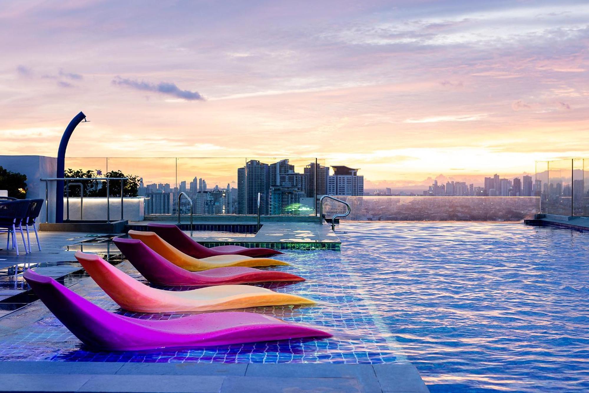 Ibis Styles Manila Araneta City Quezon City Buitenkant foto
